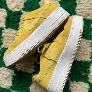 GREEN SUEDE NIKE LOW AIR FORCE 1s